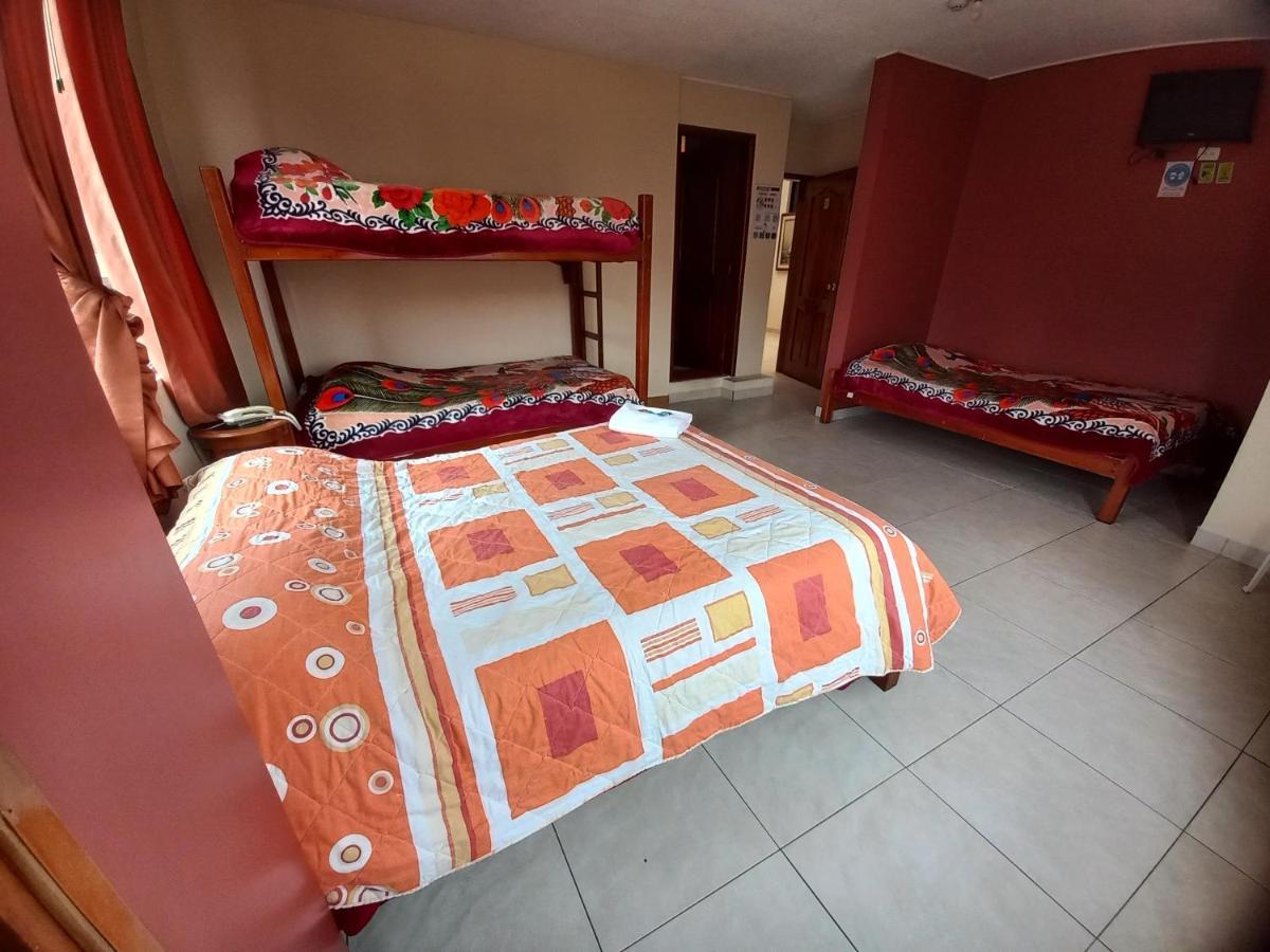 Hostal Oro Orense Quito Exterior photo