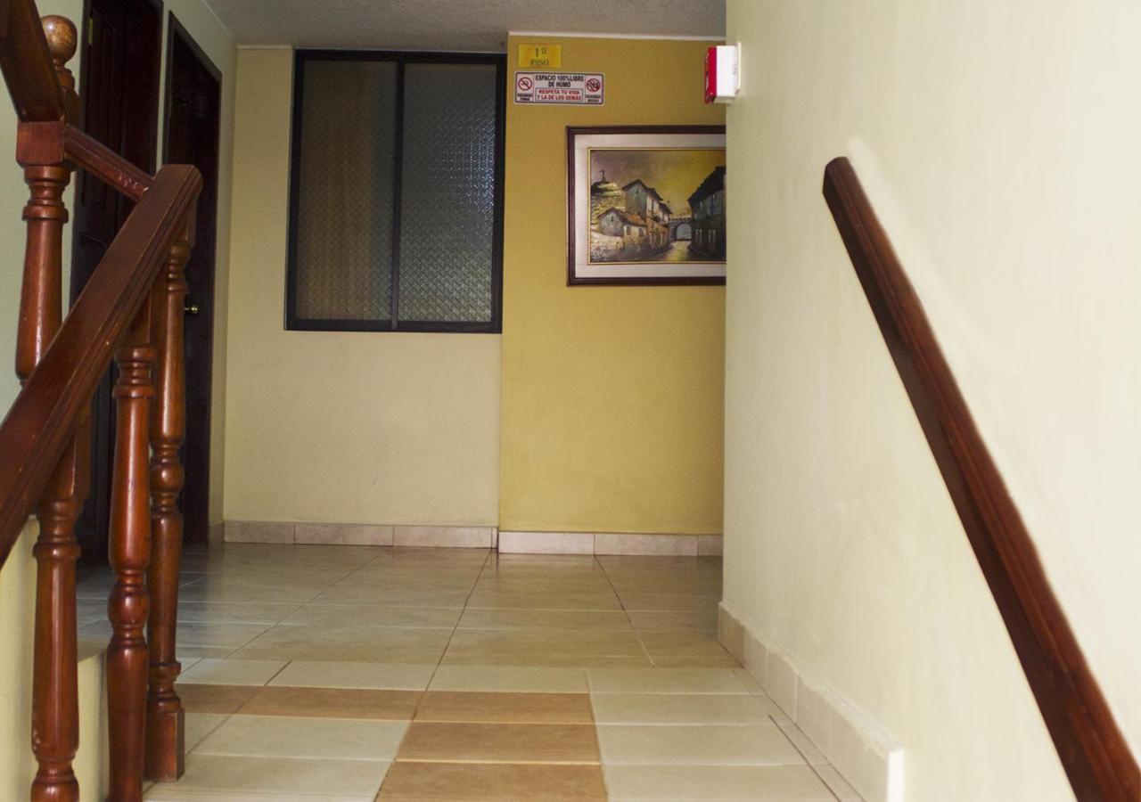 Hostal Oro Orense Quito Exterior photo